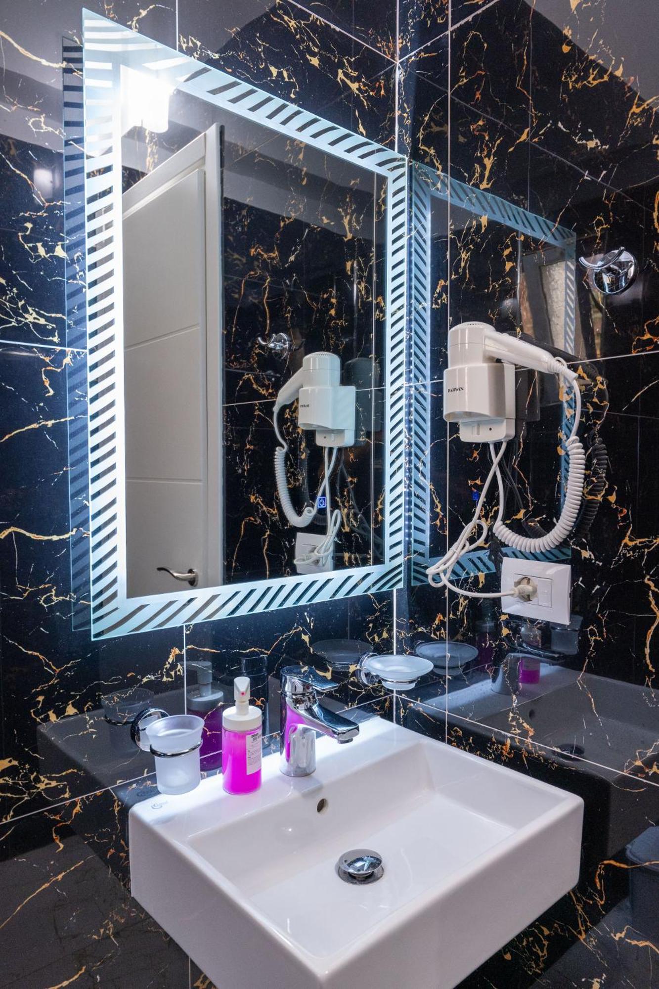 Hotel Elite Саранда Экстерьер фото
